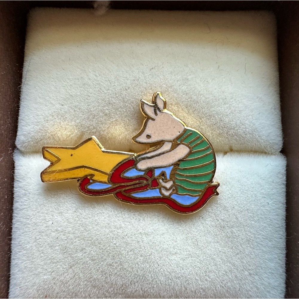 Disney Vintage Classic Piglet and Star Pin